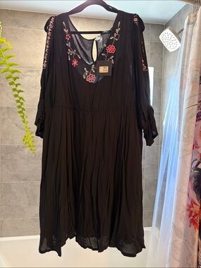 Black Embroidered Cold-Shoulder Midi Dress - Unbranded